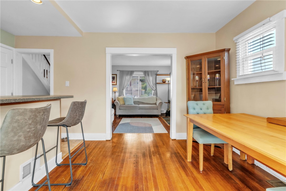 Dormont, Pennsylvania 15216, United States, 3 Bedrooms Bedrooms, ,1 BathroomBathrooms,Residential,Contingent,186879