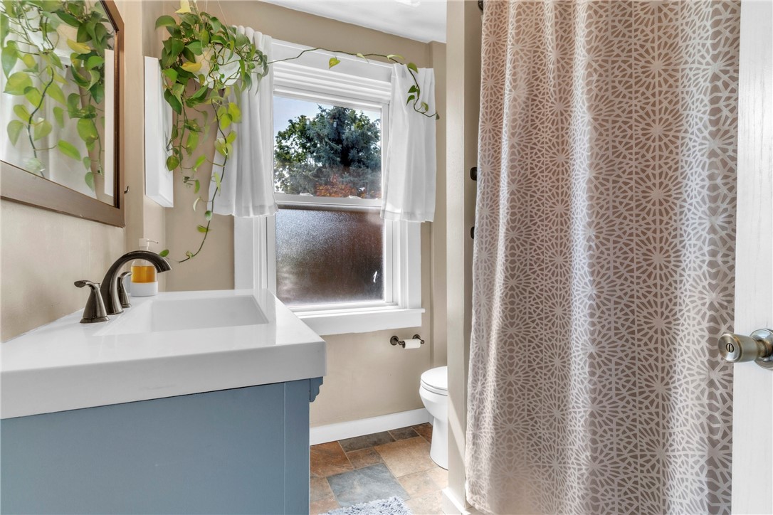 Dormont, Pennsylvania 15216, United States, 3 Bedrooms Bedrooms, ,1 BathroomBathrooms,Residential,Contingent,186879