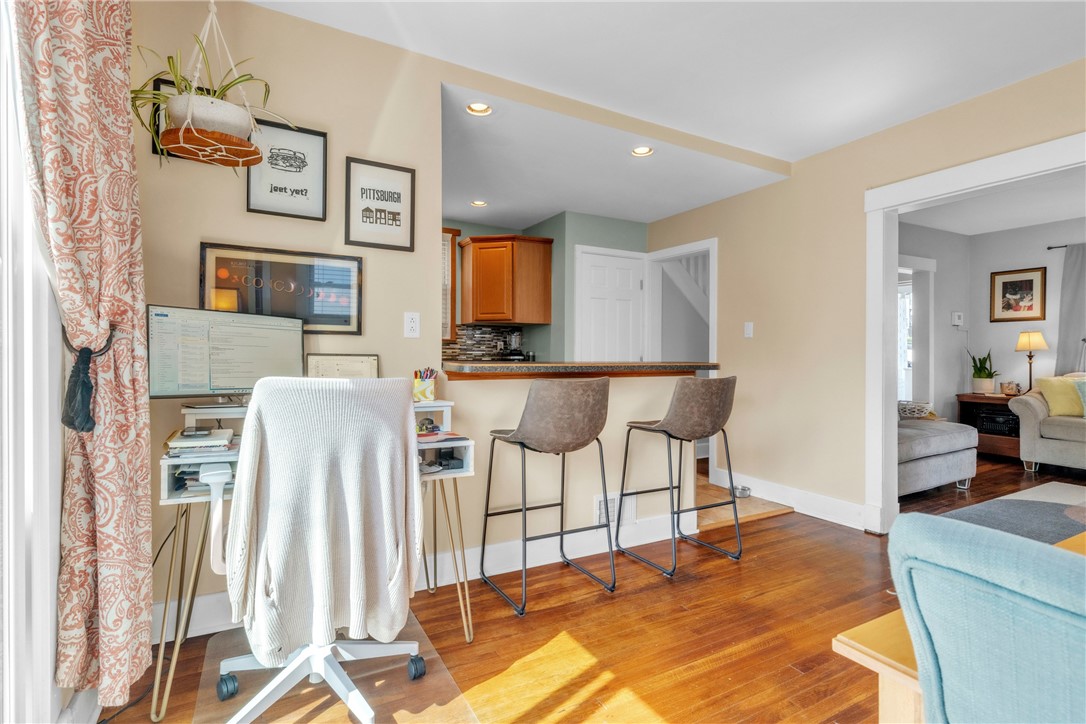 Dormont, Pennsylvania 15216, United States, 3 Bedrooms Bedrooms, ,1 BathroomBathrooms,Residential,Contingent,186879