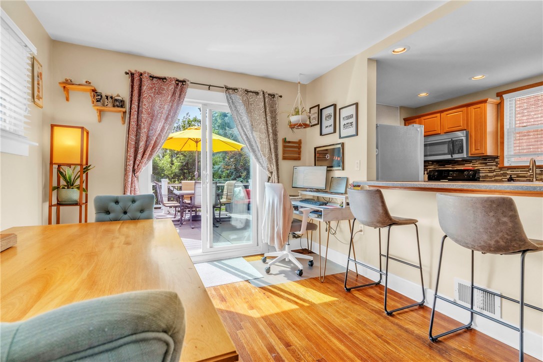 Dormont, Pennsylvania 15216, United States, 3 Bedrooms Bedrooms, ,1 BathroomBathrooms,Residential,Contingent,186879