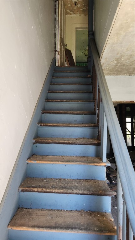207 Hoffman Ave