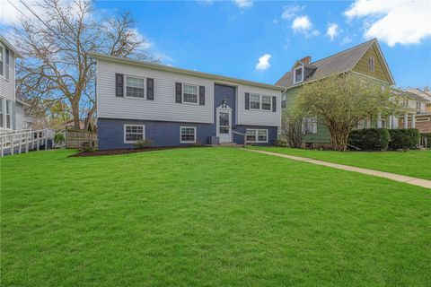 Photo of 1321 Corporation St, Beaver, PA 15009 (MLS # 1747979)