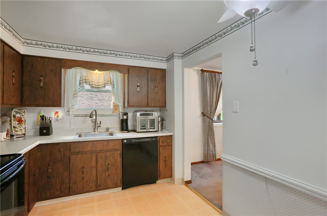 Shaler, Pennsylvania 15209, United States, 3 Bedrooms Bedrooms, ,3 BathroomsBathrooms,Residential,Active,172664