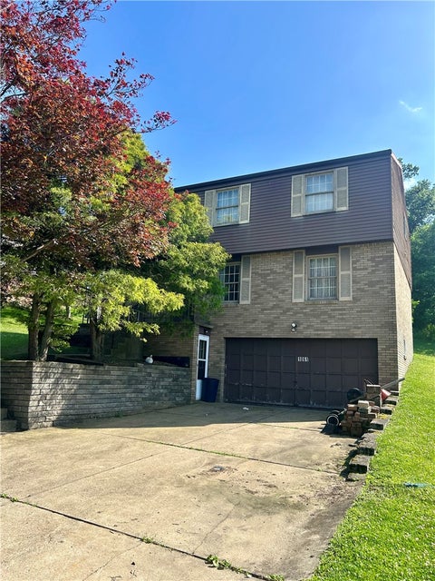 Photo of 1061 Old Post Rd, South Park, PA 15129 (MLS # 1762885)