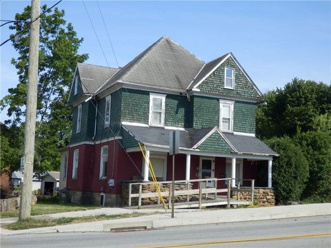 Single Family Residence in Meyersdale Boro PA 2 Center St St.jpg