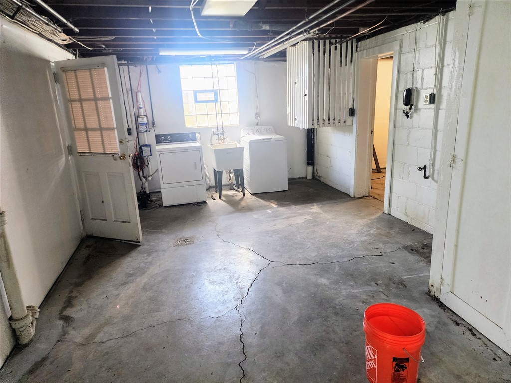 E Washington Boro, Pennsylvania 15301, United States, 3 Bedrooms Bedrooms, ,3 BathroomsBathrooms,Residential,Active,115913