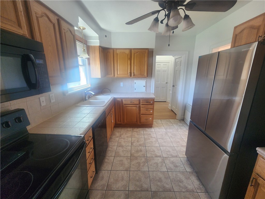 E Washington Boro, Pennsylvania 15301, United States, 3 Bedrooms Bedrooms, ,3 BathroomsBathrooms,Residential,Active,115913