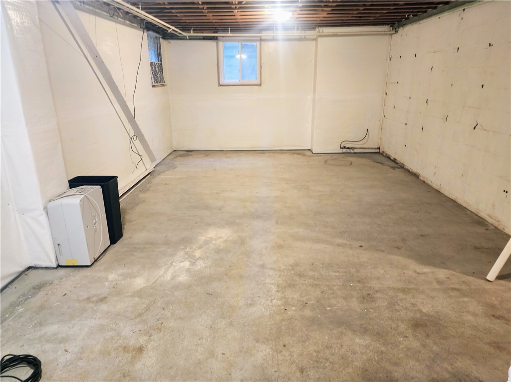 E Washington Boro, Pennsylvania 15301, United States, 3 Bedrooms Bedrooms, ,3 BathroomsBathrooms,Residential,Active,115913