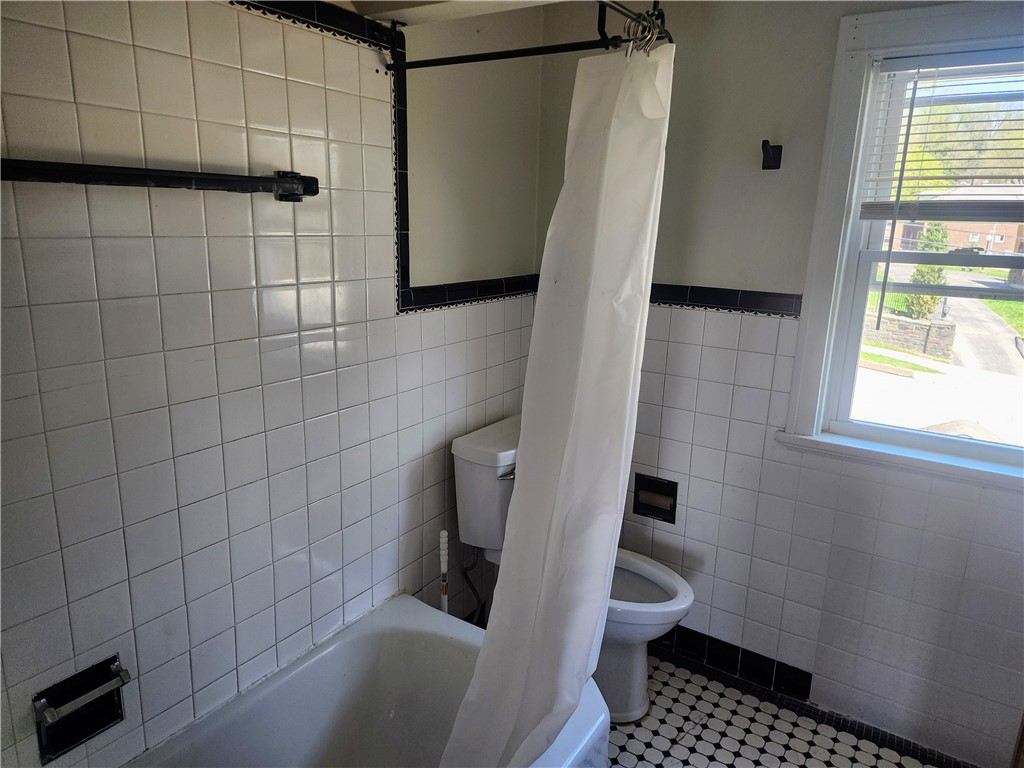 E Washington Boro, Pennsylvania 15301, United States, 3 Bedrooms Bedrooms, ,3 BathroomsBathrooms,Residential,Active,115913