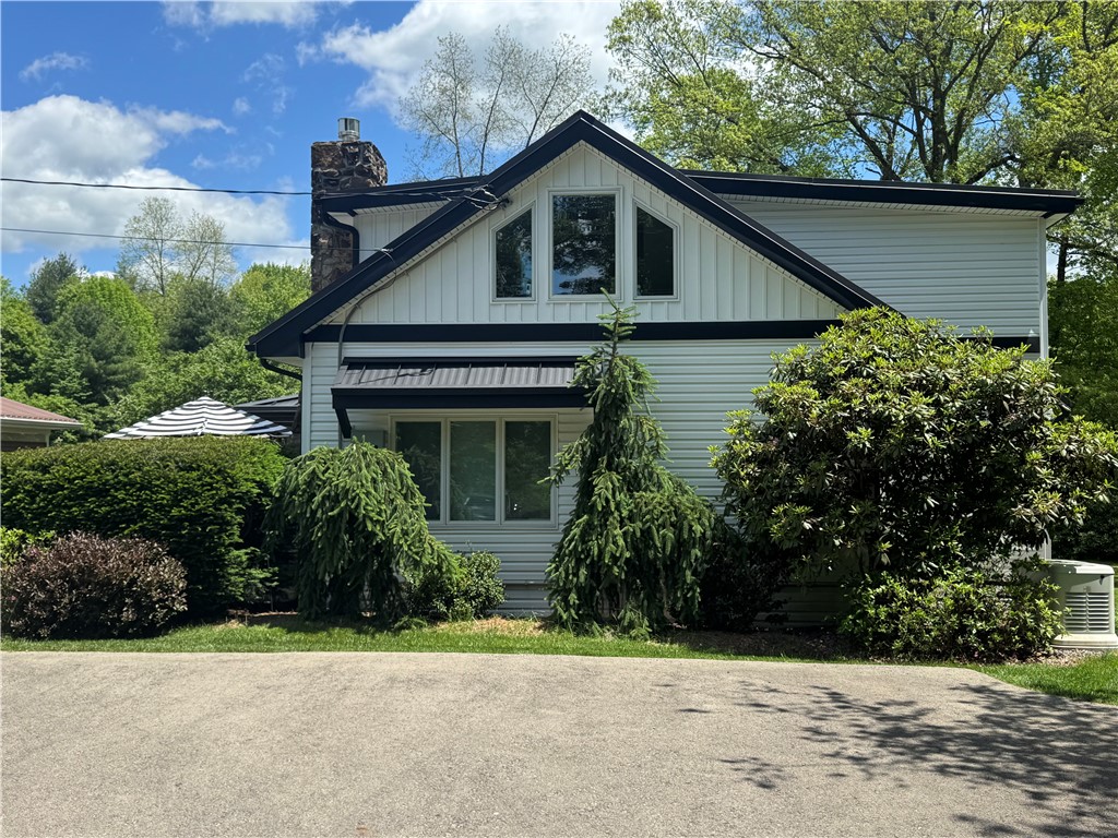 143 Mohawk Trail