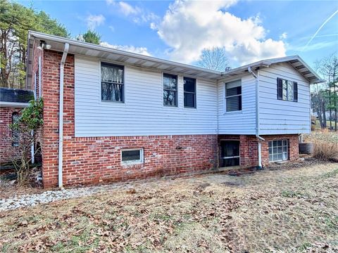 Homes For Sale - 535 Shingler Dr Dr<br/> Washington, PA 15613