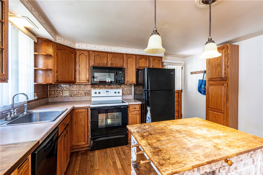 Jeannette, Pennsylvania 15644, United States, 3 Bedrooms Bedrooms, ,2 BathroomsBathrooms,Residential,Active,224185