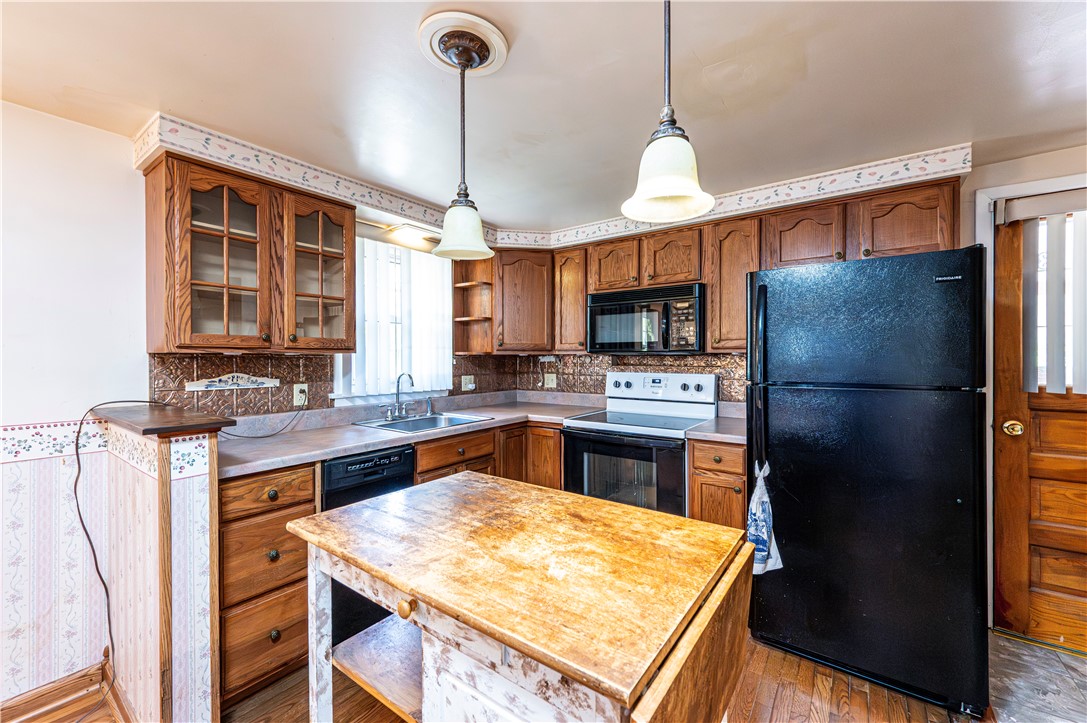 Jeannette, Pennsylvania 15644, United States, 3 Bedrooms Bedrooms, ,2 BathroomsBathrooms,Residential,Active,224185