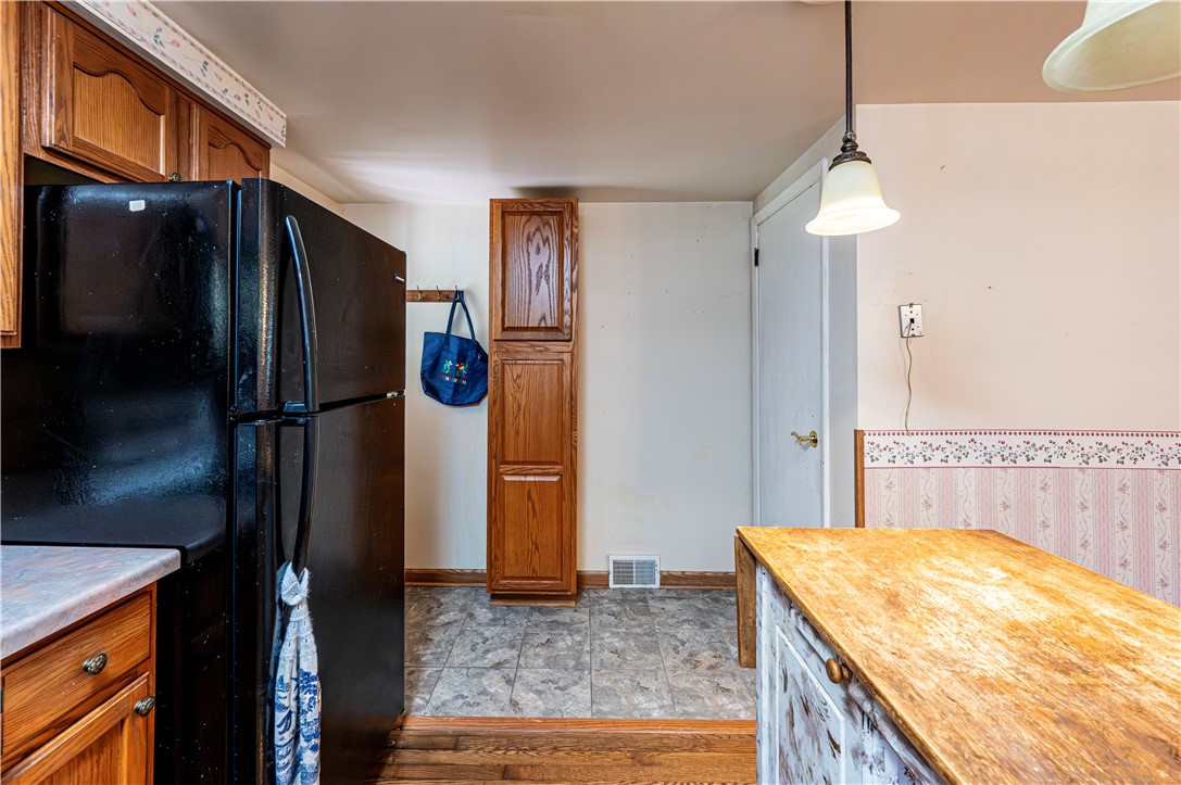 Jeannette, Pennsylvania 15644, United States, 3 Bedrooms Bedrooms, ,2 BathroomsBathrooms,Residential,Active,224185