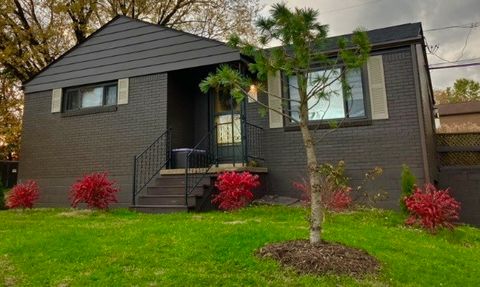 Photo of 341 Sycamore St, Imperial, PA 15126 (MLS # 1745075)