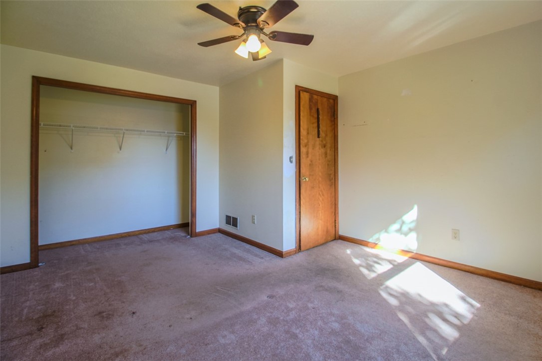 Ross Twp, Pennsylvania 15237, United States, 5 Bedrooms Bedrooms, ,3 BathroomsBathrooms,Residential,Pending,37620