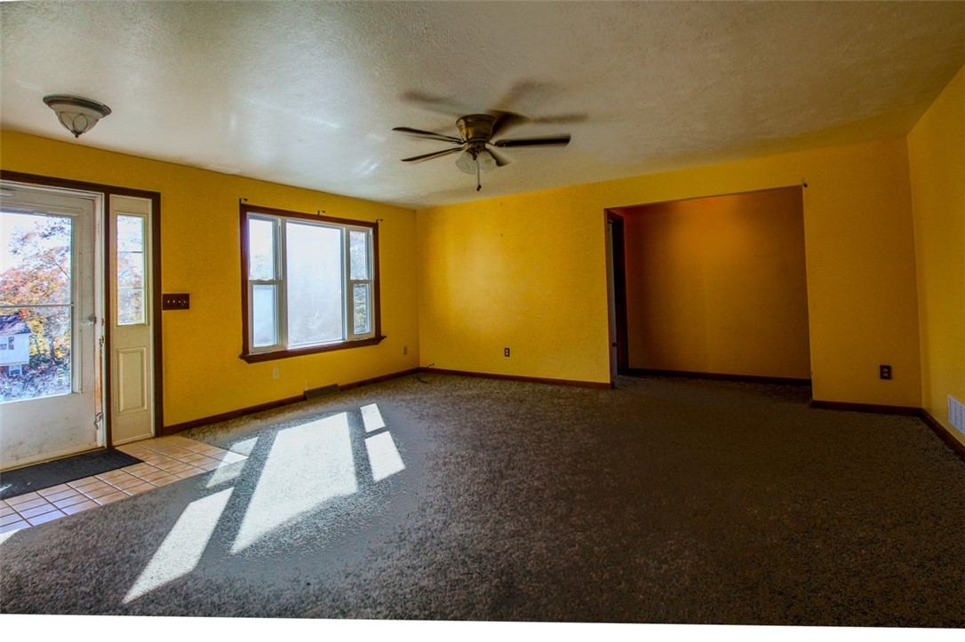 Ross Twp, Pennsylvania 15237, United States, 5 Bedrooms Bedrooms, ,3 BathroomsBathrooms,Residential,Pending,37620