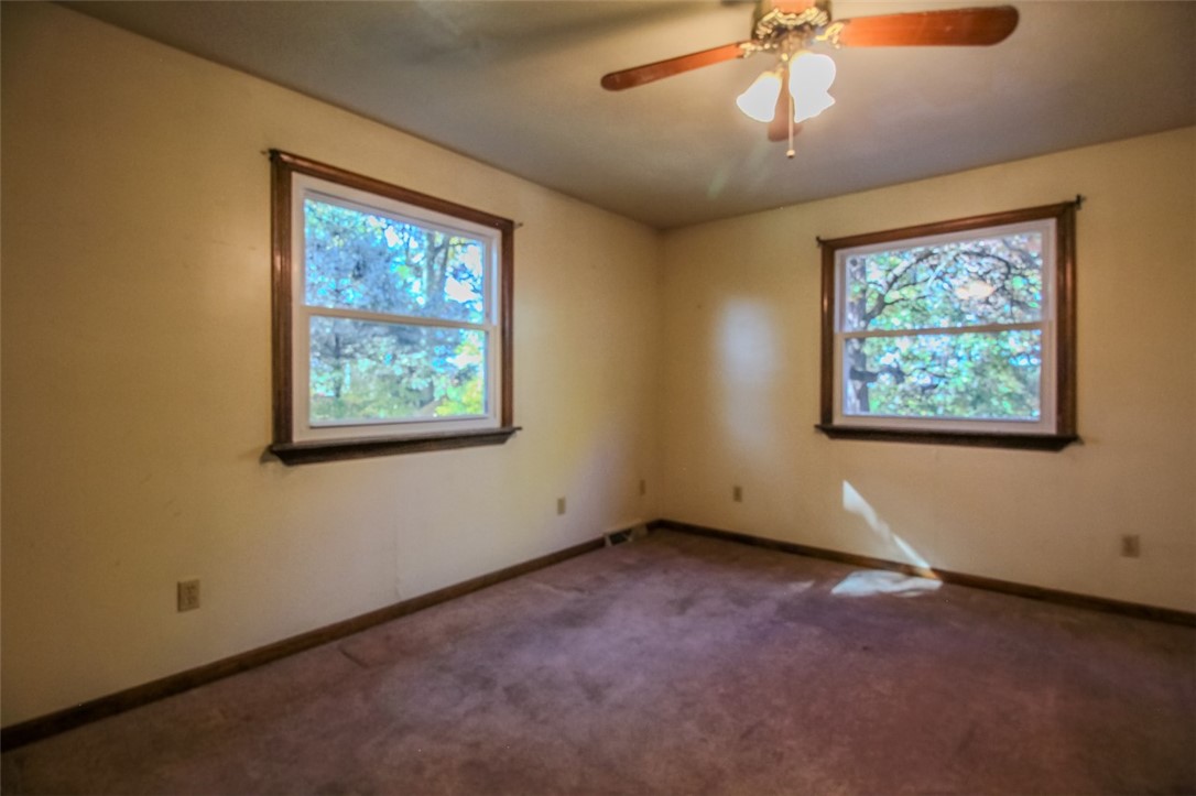 Ross Twp, Pennsylvania 15237, United States, 5 Bedrooms Bedrooms, ,3 BathroomsBathrooms,Residential,Pending,37620