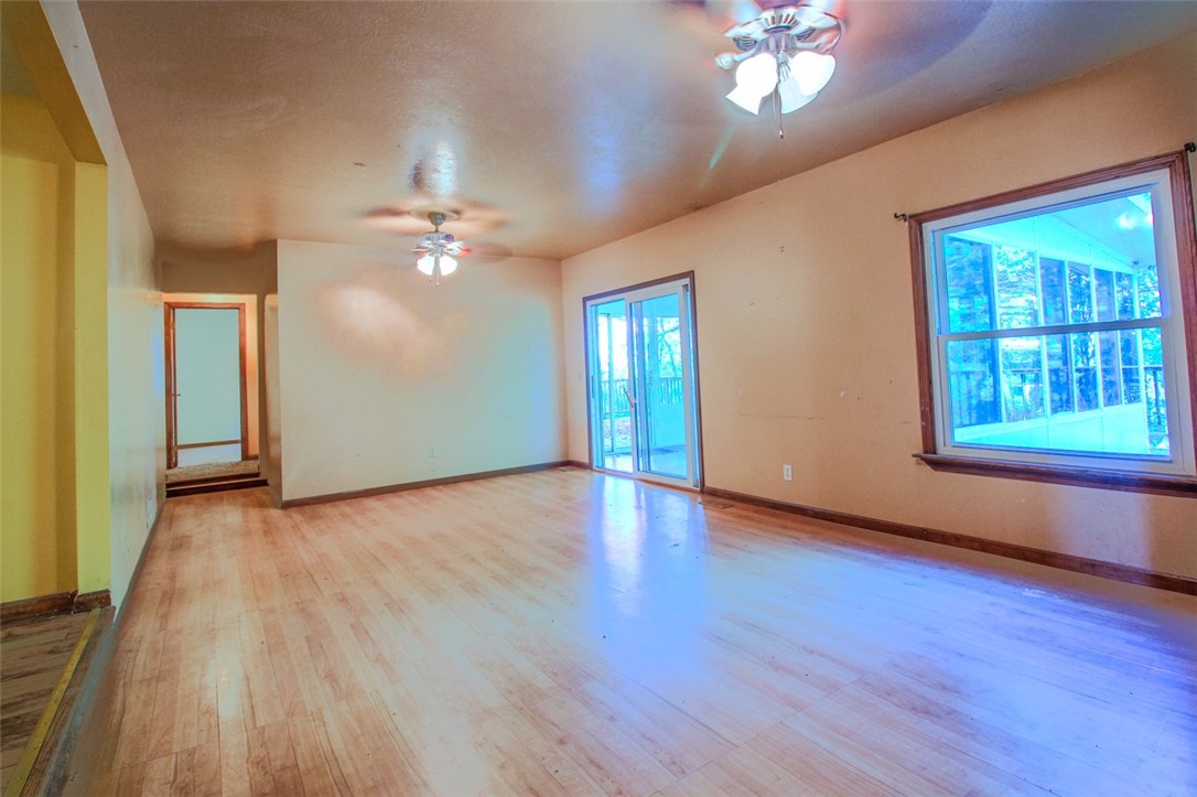Ross Twp, Pennsylvania 15237, United States, 5 Bedrooms Bedrooms, ,3 BathroomsBathrooms,Residential,Pending,37620
