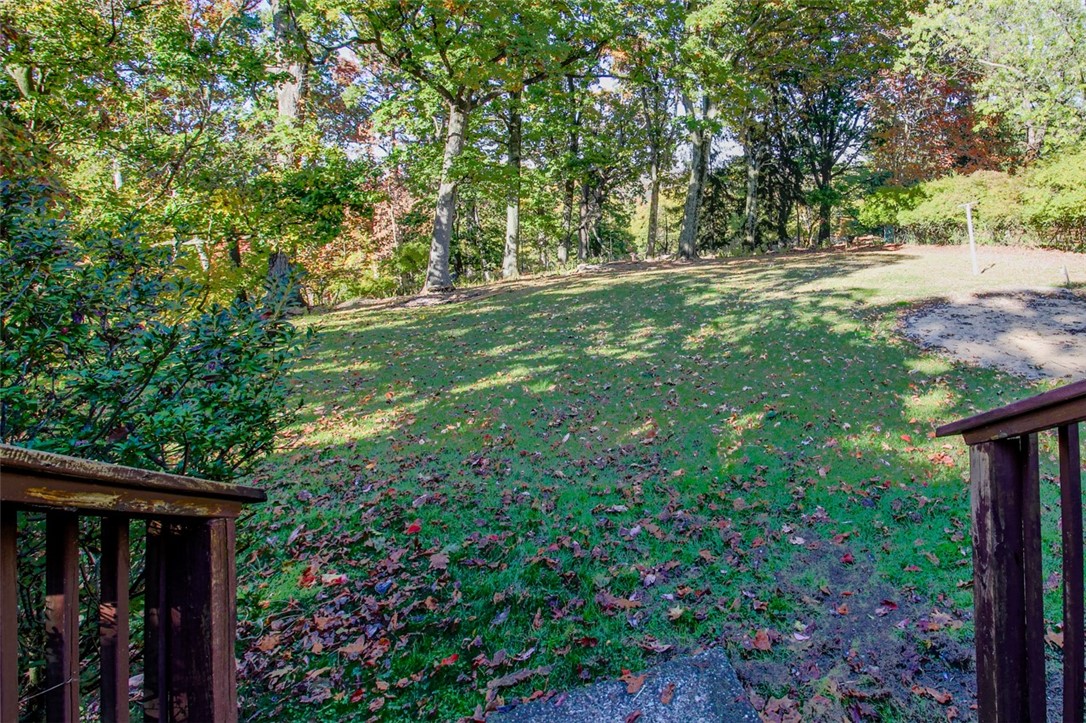 Ross Twp, Pennsylvania 15237, United States, 5 Bedrooms Bedrooms, ,3 BathroomsBathrooms,Residential,Pending,37620