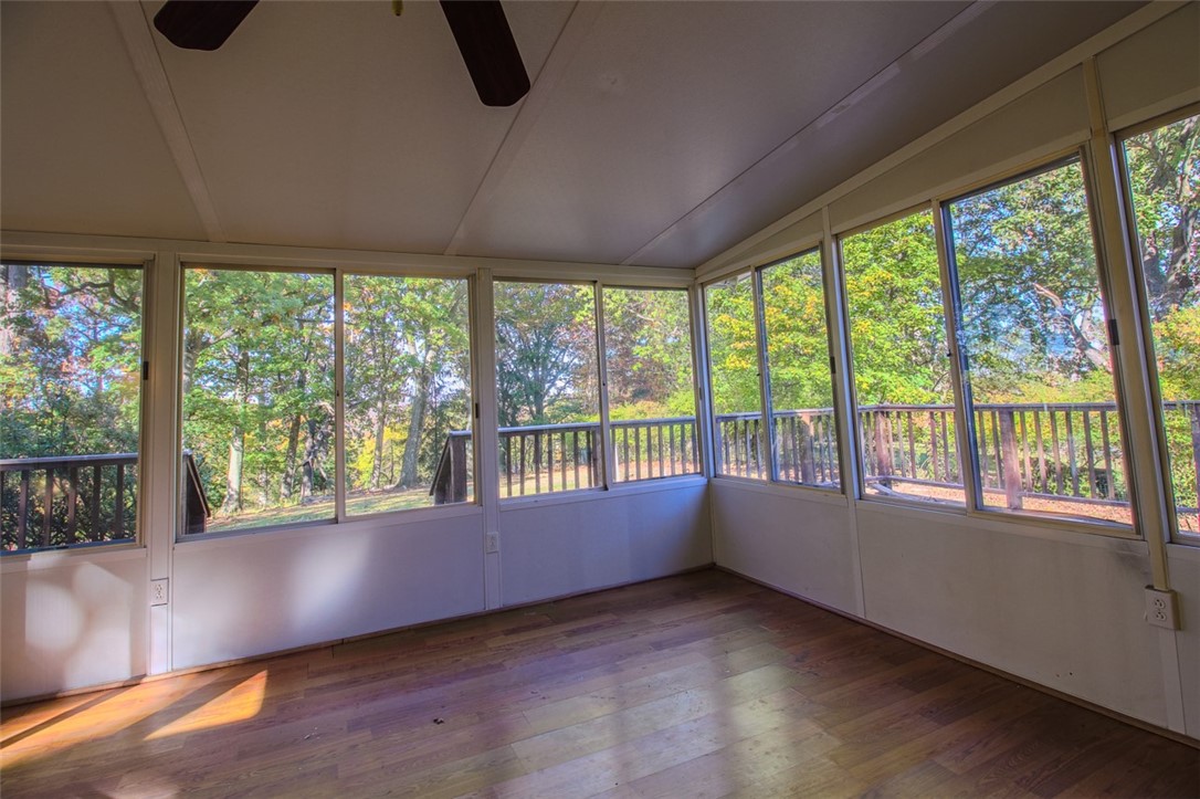 Ross Twp, Pennsylvania 15237, United States, 5 Bedrooms Bedrooms, ,3 BathroomsBathrooms,Residential,Pending,37620