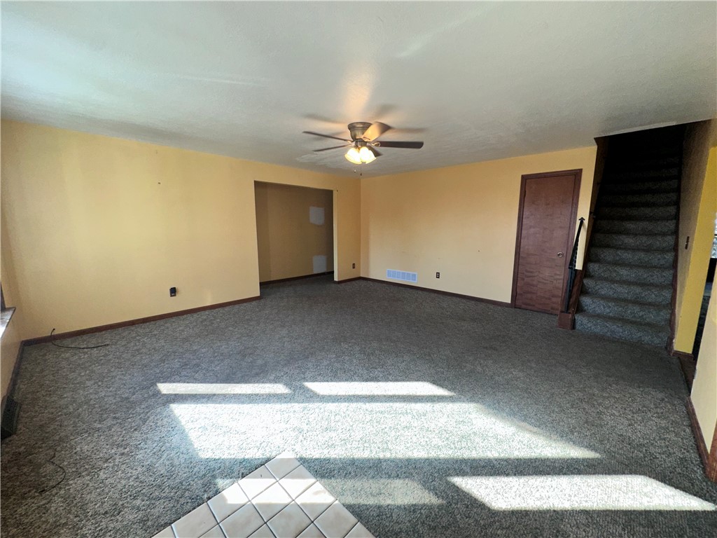 Ross Twp, Pennsylvania 15237, United States, 5 Bedrooms Bedrooms, ,3 BathroomsBathrooms,Residential,Pending,37620