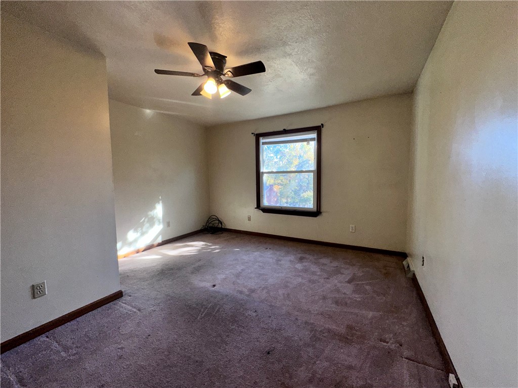 Ross Twp, Pennsylvania 15237, United States, 5 Bedrooms Bedrooms, ,3 BathroomsBathrooms,Residential,Pending,37620