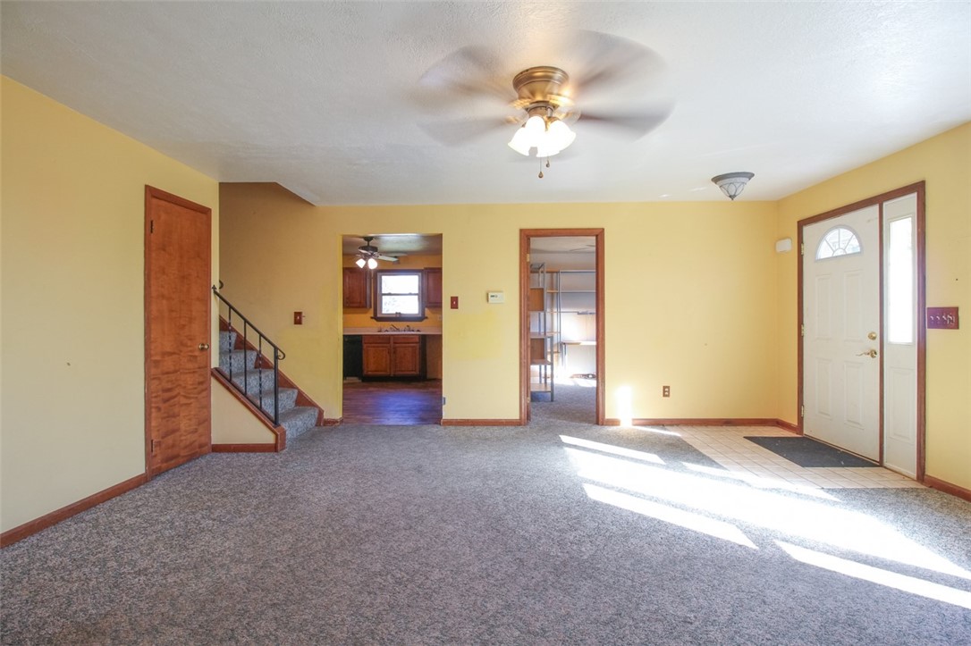Ross Twp, Pennsylvania 15237, United States, 5 Bedrooms Bedrooms, ,3 BathroomsBathrooms,Residential,Pending,37620