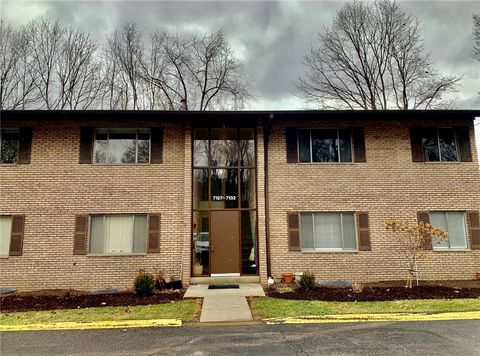 Condo For Sale - 7127 Sanlin Dr Dr<br/> Coraopolis, PA 15108