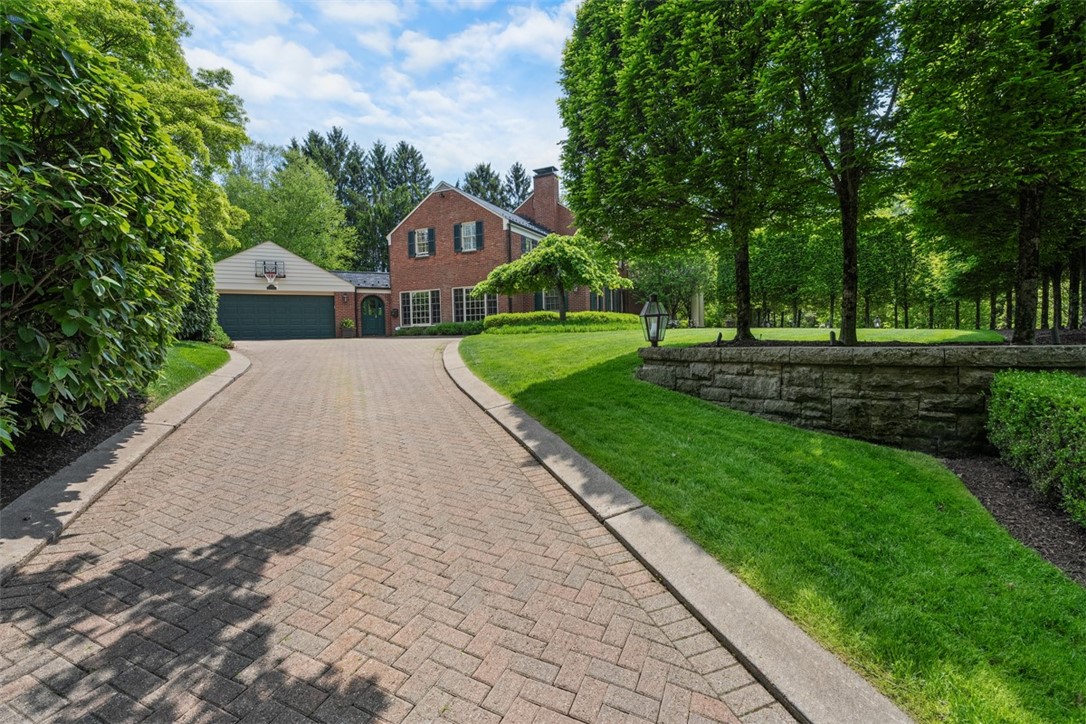 210 Creek Dr