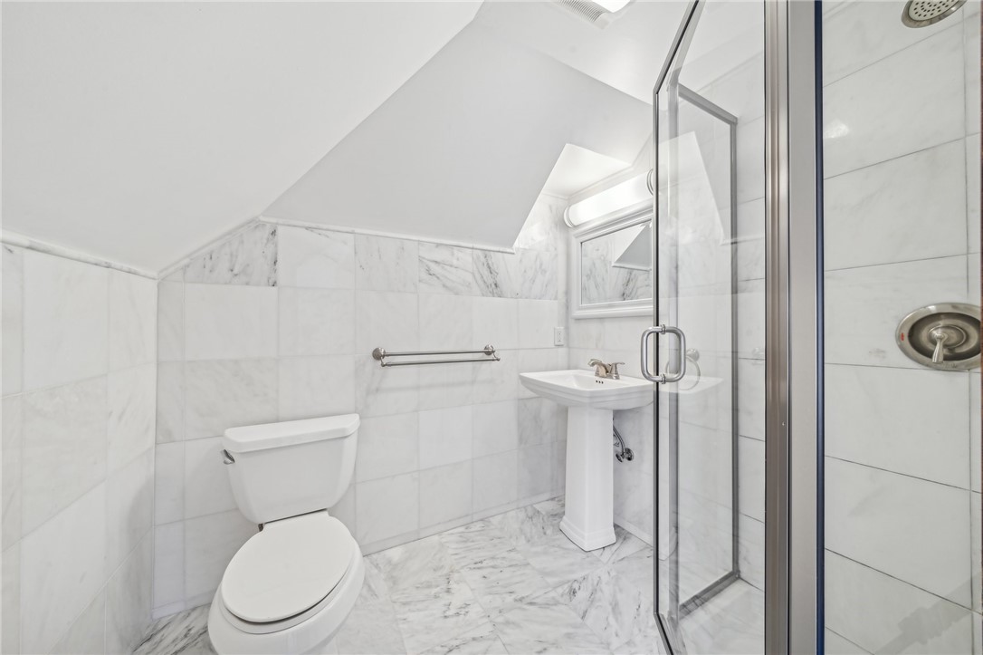 Mt. Lebanon, Pennsylvania 15216, United States, 4 Bedrooms Bedrooms, ,4 BathroomsBathrooms,Residential,Pending,13952