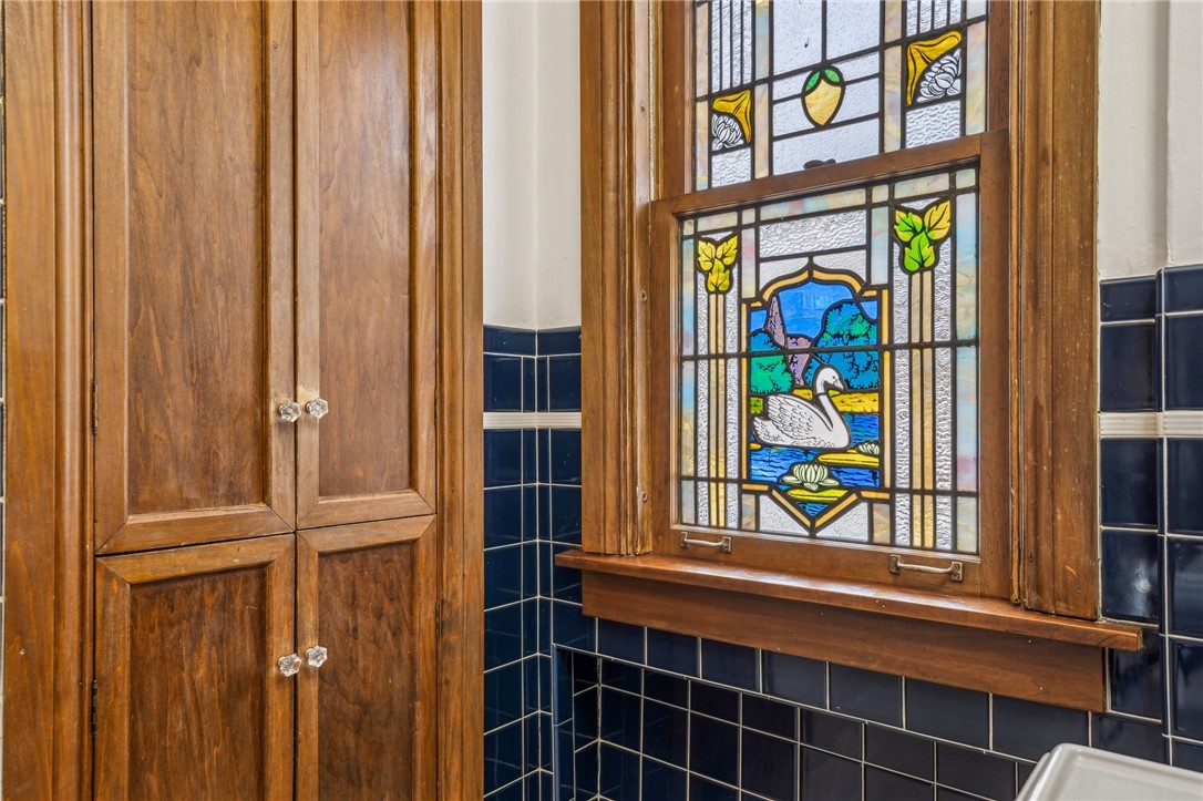 Mt. Lebanon, Pennsylvania 15216, United States, 4 Bedrooms Bedrooms, ,4 BathroomsBathrooms,Residential,Pending,13952