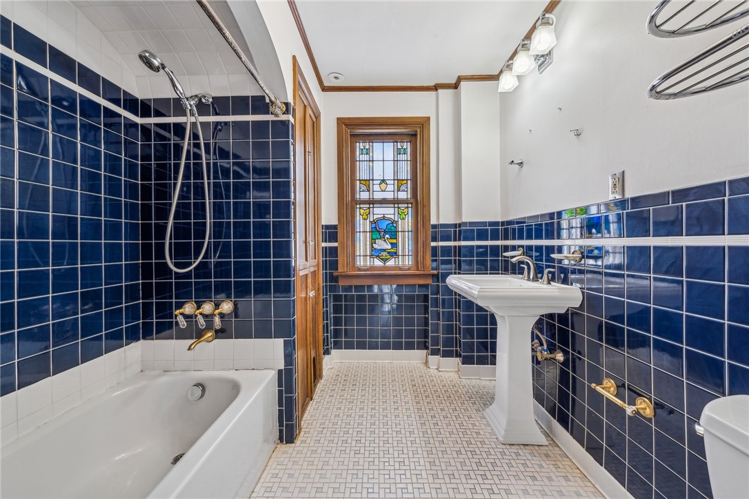 Mt. Lebanon, Pennsylvania 15216, United States, 4 Bedrooms Bedrooms, ,4 BathroomsBathrooms,Residential,Pending,13952