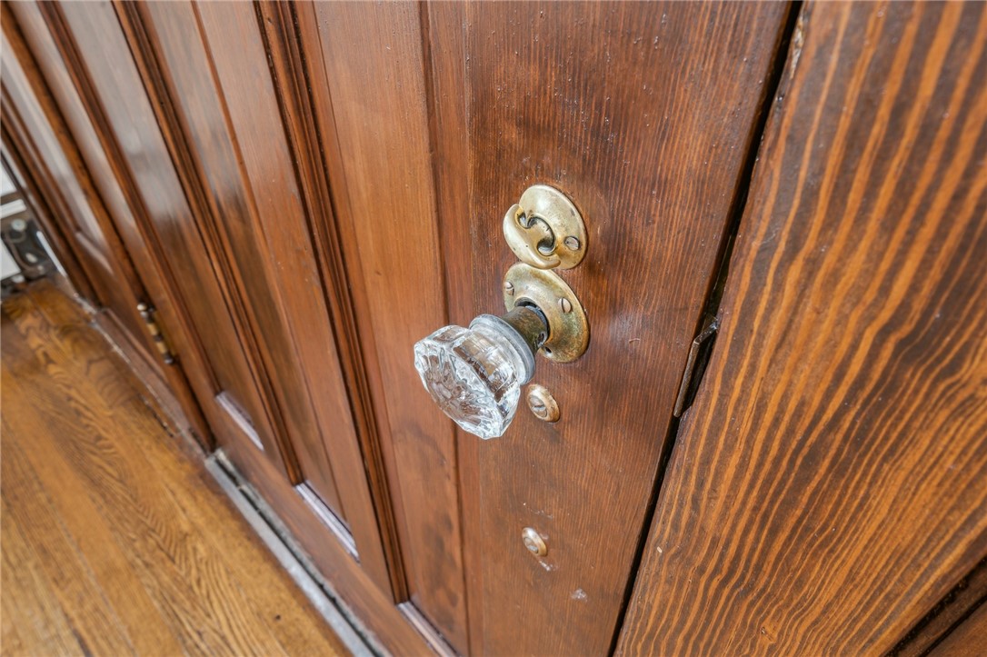 Mt. Lebanon, Pennsylvania 15216, United States, 4 Bedrooms Bedrooms, ,4 BathroomsBathrooms,Residential,Pending,13952