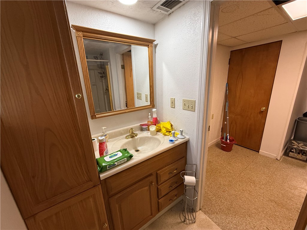 104 Oliver Dr Dr, White Oak, Pennsylvania image 18
