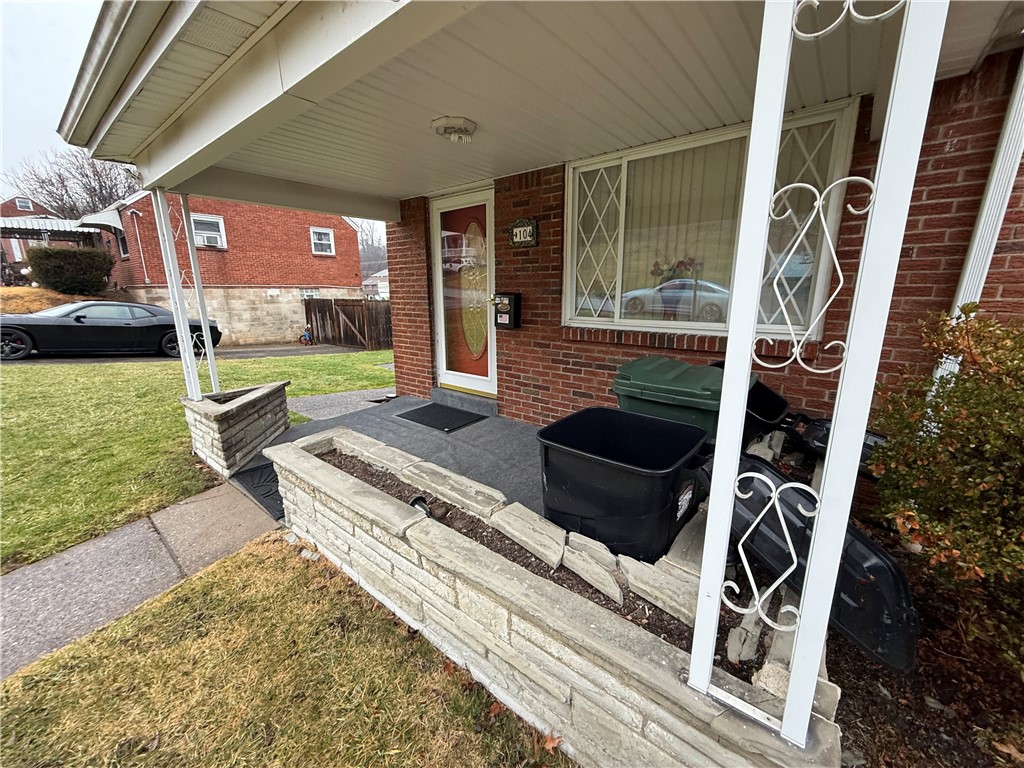 104 Oliver Dr Dr, White Oak, Pennsylvania image 4