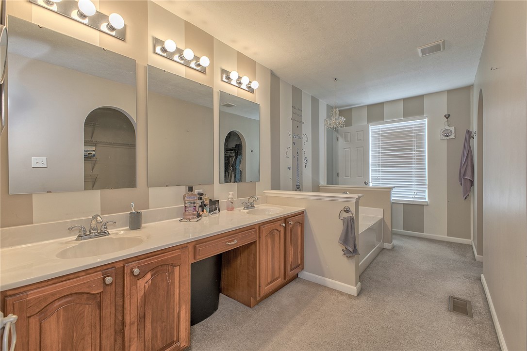 310 Chanticleer Cir, New Stanton, Pennsylvania image 14