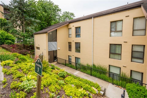 Condo For Sale - 2034 Swallow Hill Road Rd #307<br/> Scott Twp, PA 15220