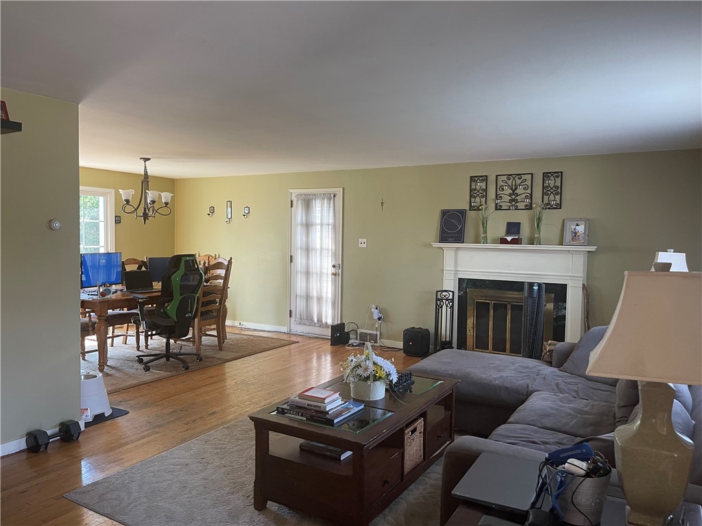 4710 Doverdell Dr Dr, Whitehall, Pennsylvania image 2