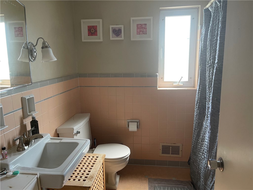 4710 Doverdell Dr Dr, Whitehall, Pennsylvania image 21