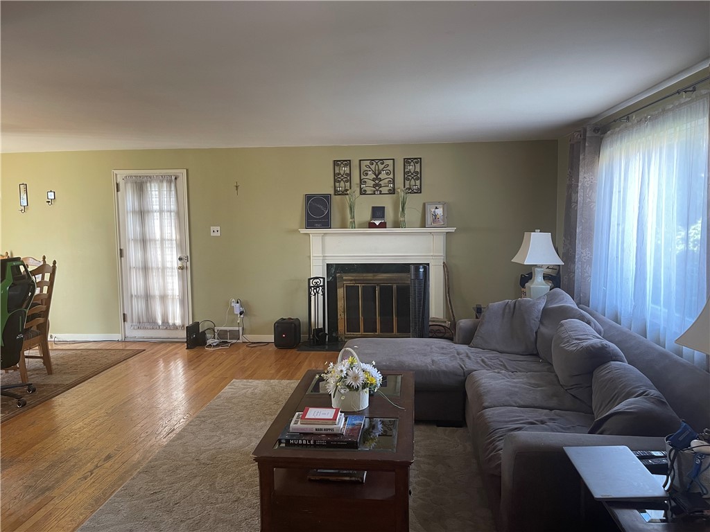 4710 Doverdell Dr Dr, Whitehall, Pennsylvania image 5