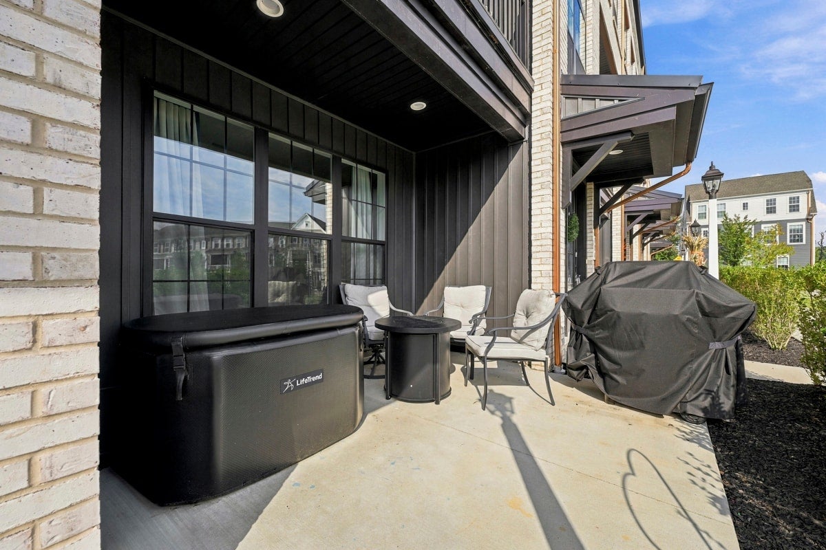 702 Nina Way