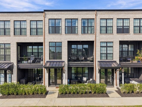Townhouse For Sale - 702 Nina Way Way<br/> Cranberry Twp, PA 16066