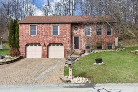 Photo of 547 Cresthaven Dr, Pittsburgh, PA 15239 (MLS # 1745805)