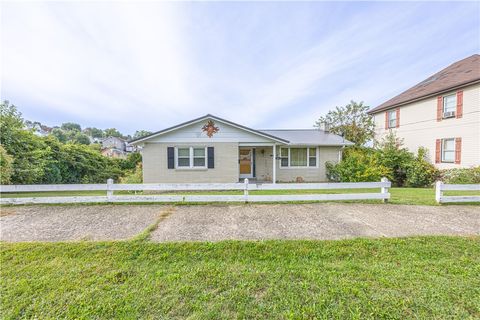 Homes For Sale - 82 E Kerr St<br/> Fayette County, Uniontown, PA 15401