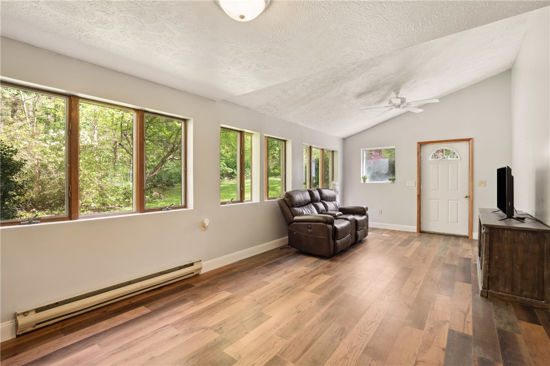 Addison Twp, Pennsylvania 15411, United States, 4 Bedrooms Bedrooms, ,2 BathroomsBathrooms,Residential,Active,125920