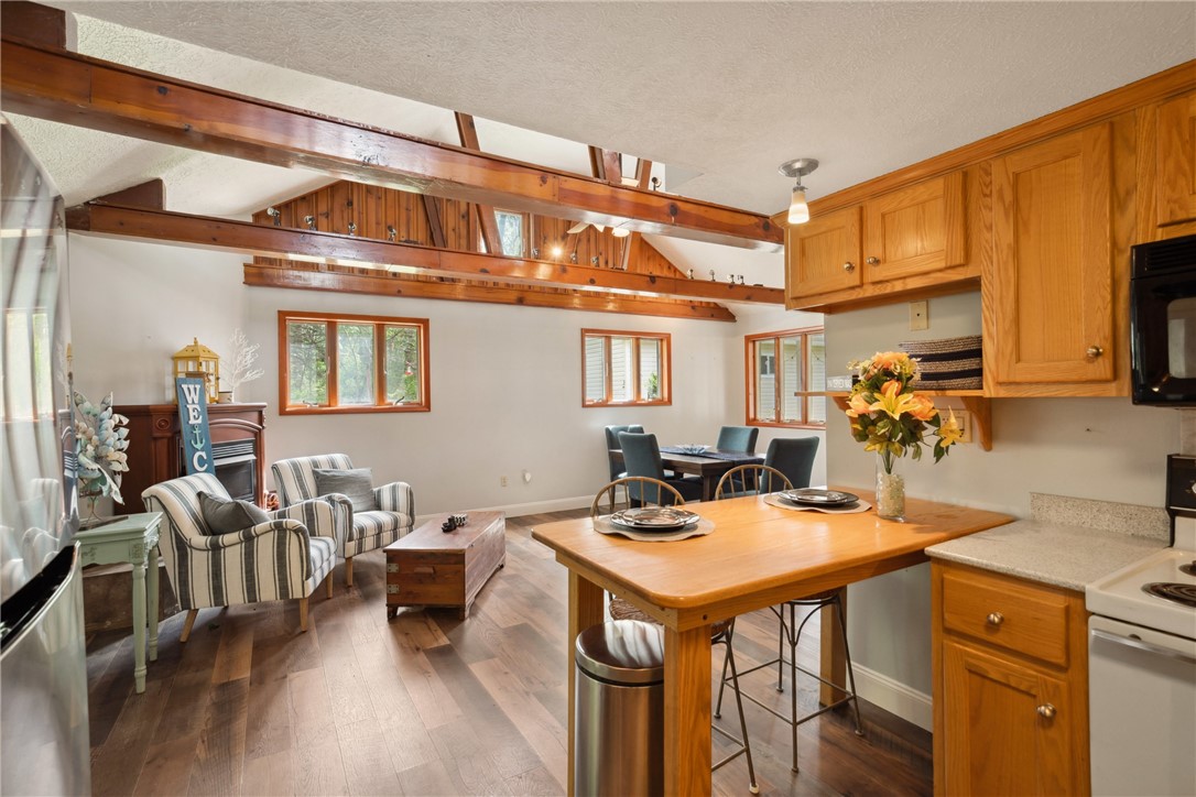 Addison Twp, Pennsylvania 15411, United States, 4 Bedrooms Bedrooms, ,2 BathroomsBathrooms,Residential,Active,125920