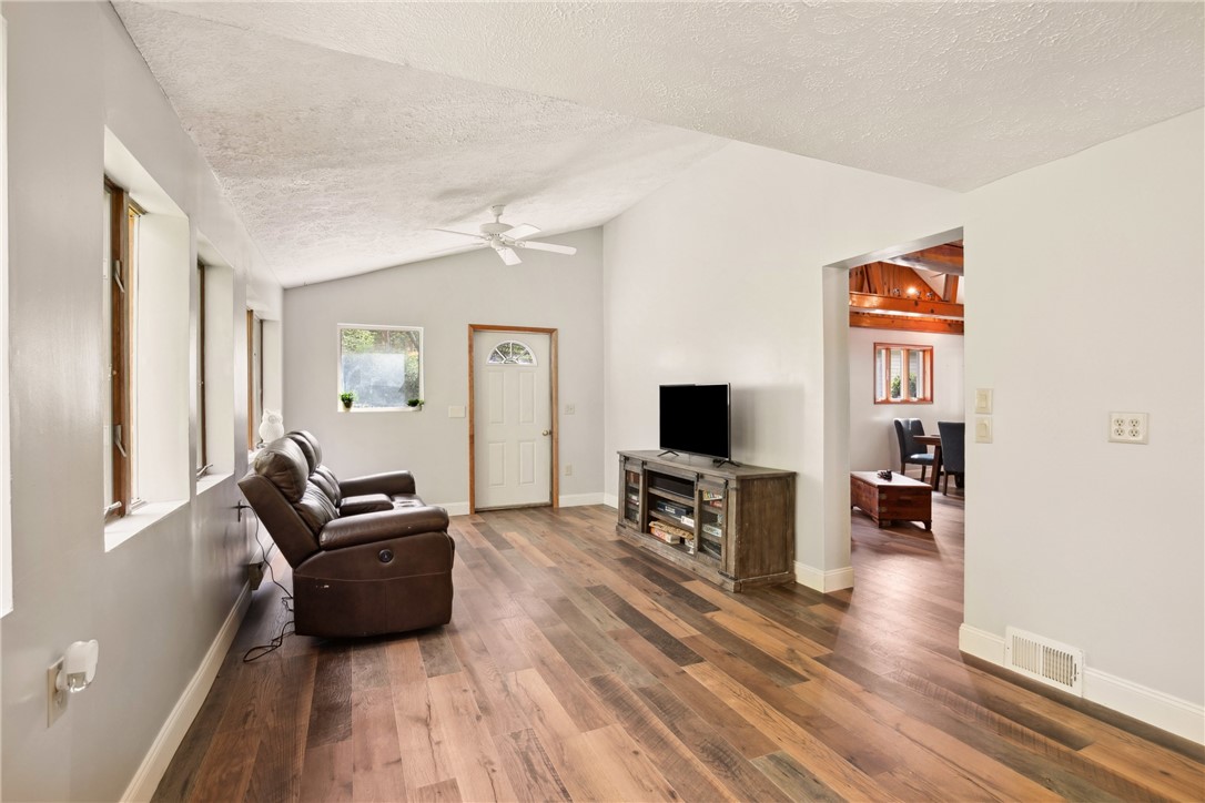 Addison Twp, Pennsylvania 15411, United States, 4 Bedrooms Bedrooms, ,2 BathroomsBathrooms,Residential,Active,125920