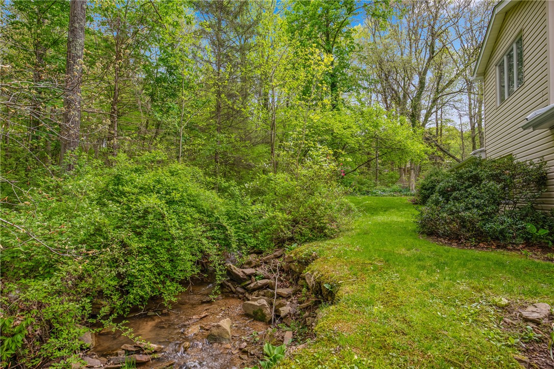 Addison Twp, Pennsylvania 15411, United States, 4 Bedrooms Bedrooms, ,2 BathroomsBathrooms,Residential,Active,125920