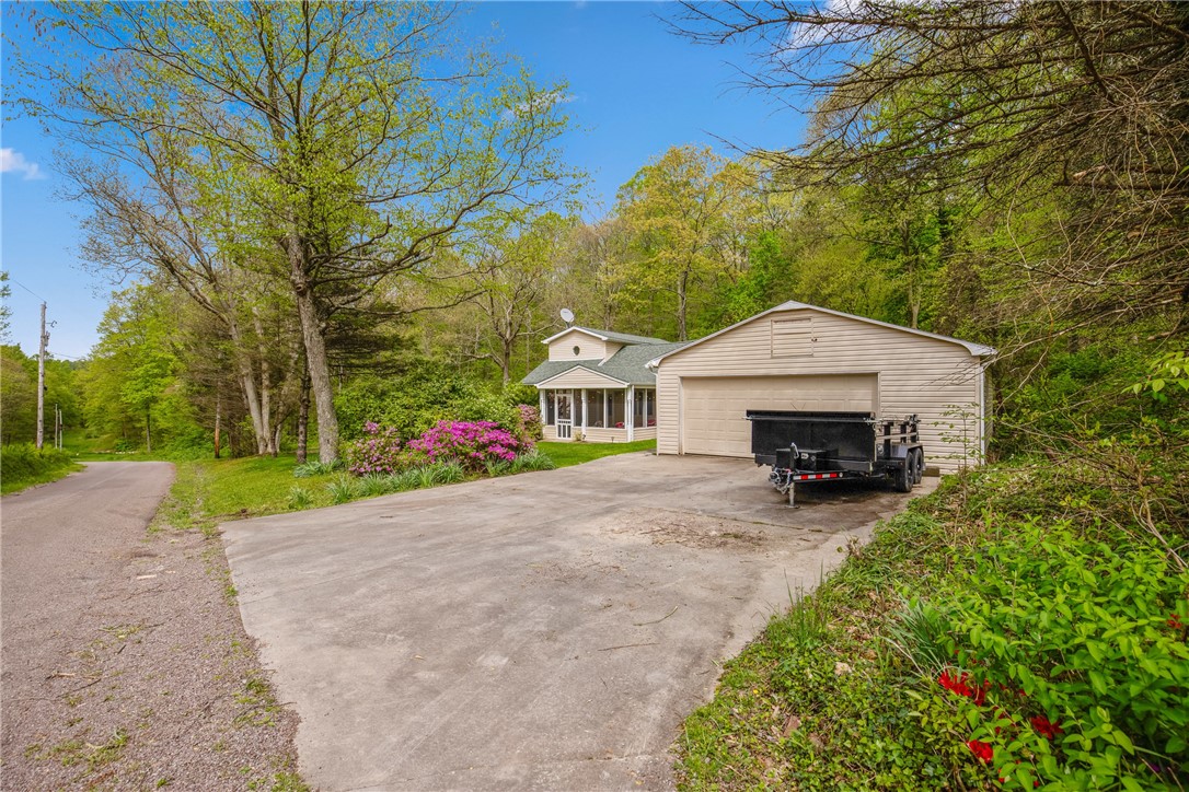 Addison Twp, Pennsylvania 15411, United States, 4 Bedrooms Bedrooms, ,2 BathroomsBathrooms,Residential,Active,125920